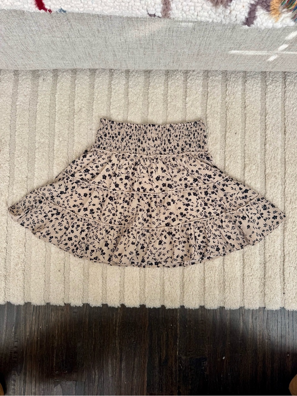 Never Worn Pink Lily Beige Mini Skort with Black Floral Print, small - Picture 2 of 3